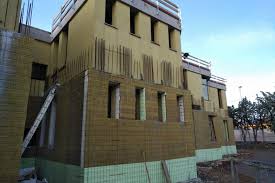 Prevenzione sismica degli edifici strategici - esoscheletro esterno